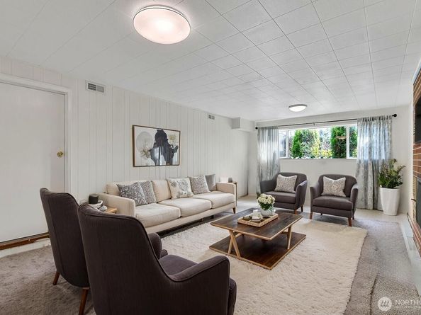 7351 32nd Avenue SW, Seattle WA 98126
