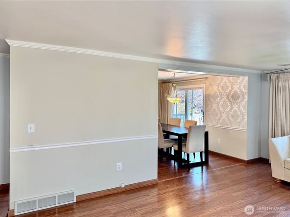 7351 32nd Avenue SW, Seattle WA 98126