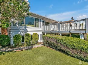 7351 32nd Avenue SW, Seattle WA 98126