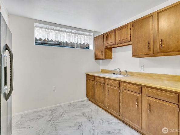 7351 32nd Avenue SW, Seattle WA 98126