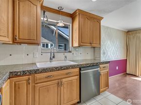 7351 32nd Avenue SW, Seattle WA 98126