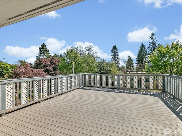 7351 32nd Avenue SW, Seattle WA 98126