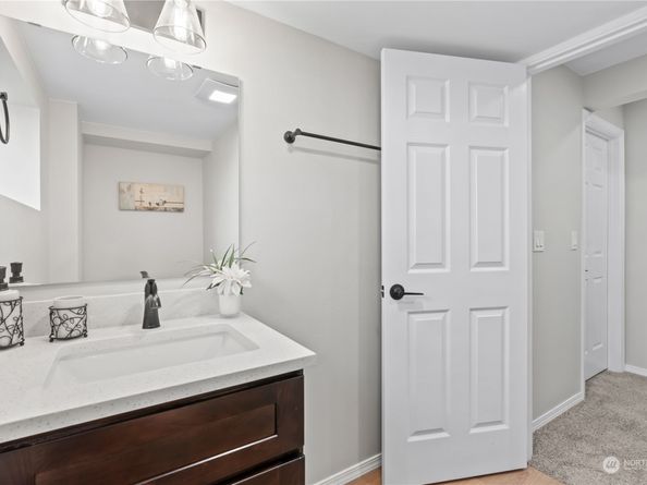 6968 24th Avenue SW, Seattle WA 98106