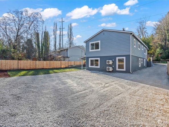 6968 24th Avenue SW, Seattle WA 98106