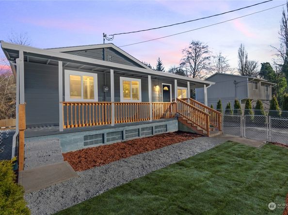 6968 24th Avenue SW, Seattle WA 98106