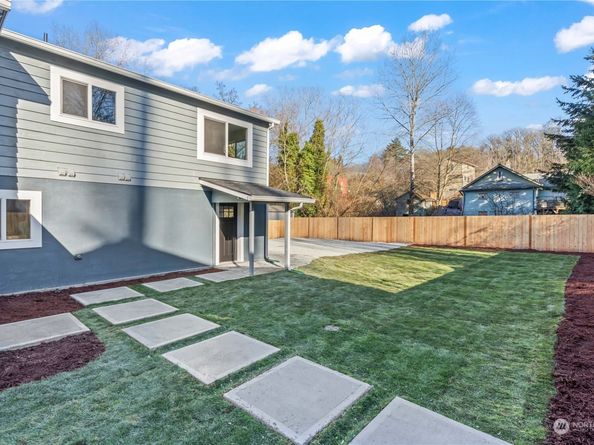 6968 24th Avenue SW, Seattle WA 98106