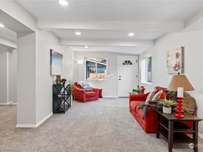 6968 24th Avenue SW, Seattle WA 98106