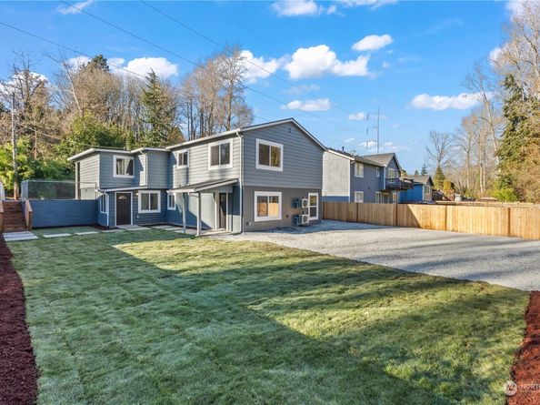6968 24th Avenue SW, Seattle WA 98106