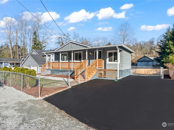 6968 24th Avenue SW, Seattle WA 98106