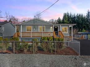 6968 24th Avenue SW, Seattle WA 98106