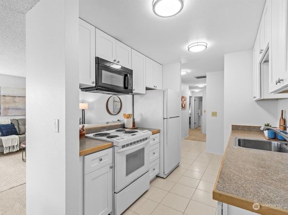 762 Hayes Street 18, Seattle WA 98109
