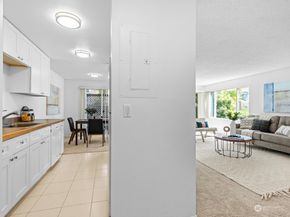 762 Hayes Street 18, Seattle WA 98109