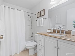 762 Hayes Street 18, Seattle WA 98109