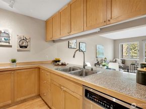 275 W Roy Street 319, Seattle WA 98119