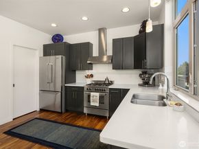 2808 14th Avenue W B, Seattle WA 98119