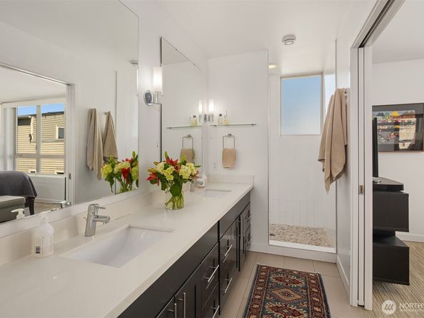 2808 14th Avenue W B, Seattle WA 98119