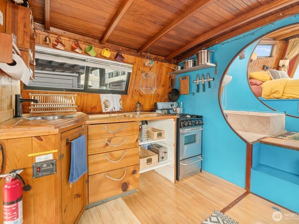 2550 Westlake Avenue N 01117, Seattle WA 98109