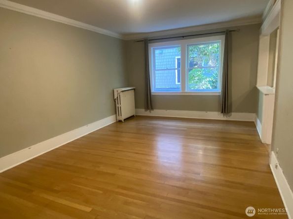 4725 15th Avenue NE 14, Seattle WA 98105