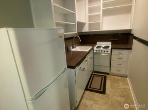 4725 15th Avenue NE 14, Seattle WA 98105