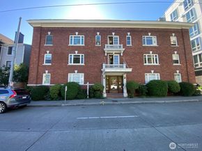 4725 15th Avenue NE 14, Seattle WA 98105