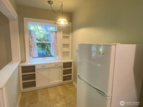 4725 15th Avenue NE 14, Seattle WA 98105