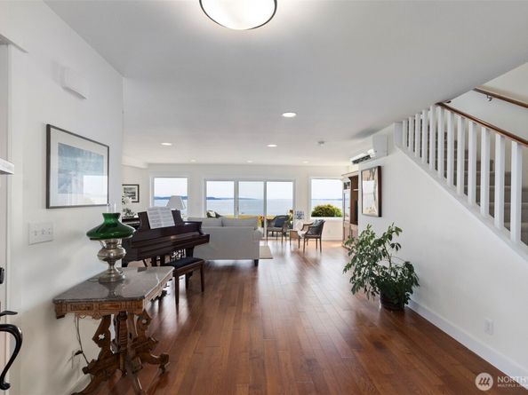 12520 NE Marine View Drive, Kingston WA 98346