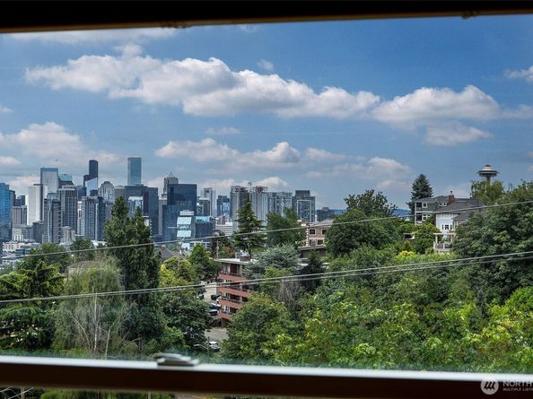 1902 Bigelow Avenue N 301, Seattle WA 98109
