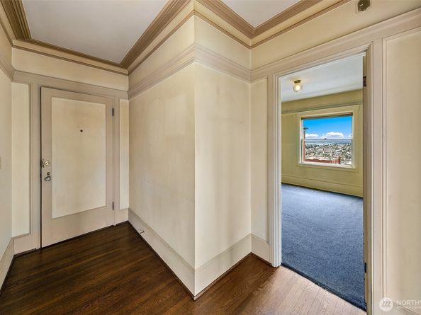 1902 Bigelow Avenue N 301, Seattle WA 98109