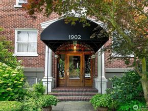 1902 Bigelow Avenue N 301, Seattle WA 98109