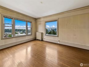 1902 Bigelow Avenue N 301, Seattle WA 98109