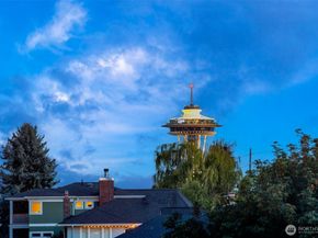 1902 Bigelow Avenue N 301, Seattle WA 98109