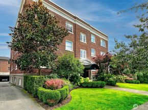 1902 Bigelow Avenue N 301, Seattle WA 98109