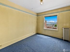 1902 Bigelow Avenue N 301, Seattle WA 98109
