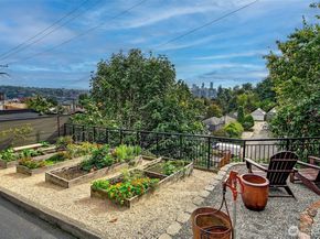 1902 Bigelow Avenue N 301, Seattle WA 98109