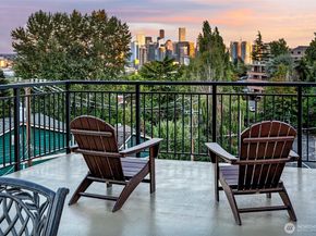 1902 Bigelow Avenue N 301, Seattle WA 98109