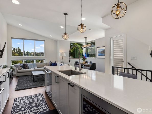 3418 A 23rd Avenue W, Seattle WA 98199