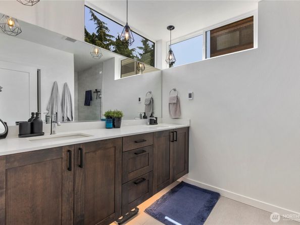3418 A 23rd Avenue W, Seattle WA 98199