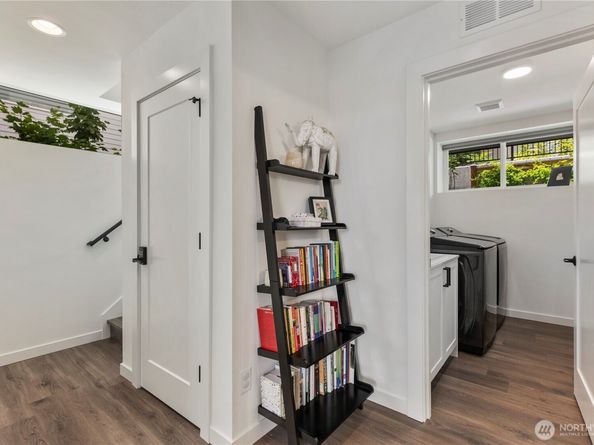 3418 A 23rd Avenue W, Seattle WA 98199