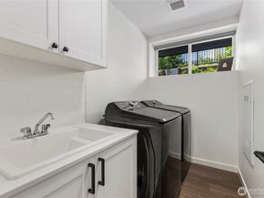 3418 A 23rd Avenue W, Seattle WA 98199