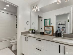 3418 A 23rd Avenue W, Seattle WA 98199