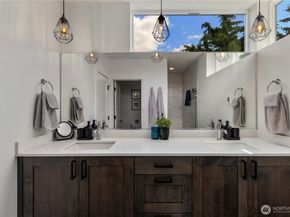 3418 A 23rd Avenue W, Seattle WA 98199