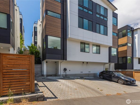 3418 A 23rd Avenue W, Seattle WA 98199