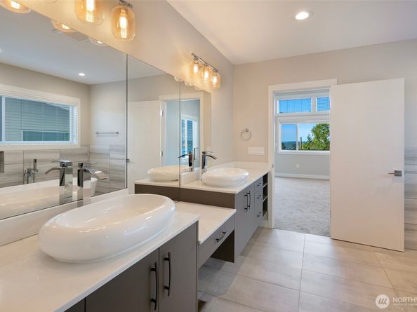 11838 79th Avenue S, Seattle WA 98178