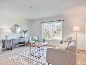 1957 23rd Place NE 203, Issaquah WA 98029