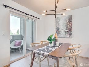 1957 23rd Place NE 203, Issaquah WA 98029