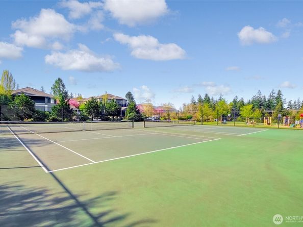 1957 23rd Place NE 203, Issaquah WA 98029