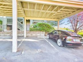 1957 23rd Place NE 203, Issaquah WA 98029