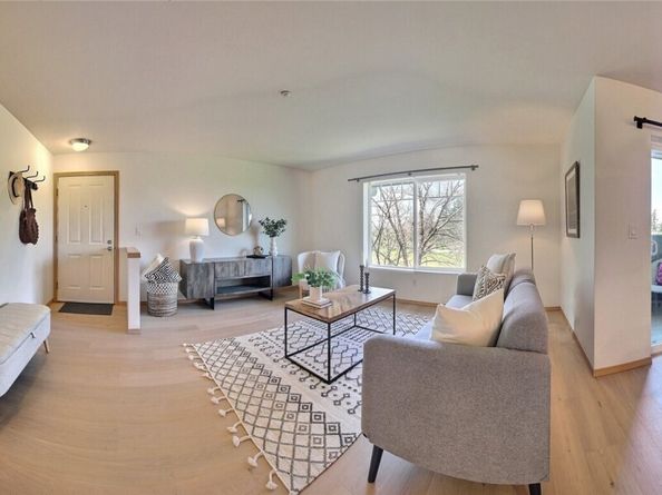 1957 23rd Place NE 203, Issaquah WA 98029