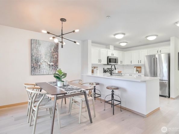1957 23rd Place NE 203, Issaquah WA 98029