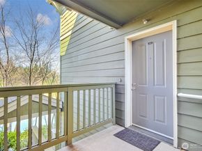 1957 23rd Place NE 203, Issaquah WA 98029